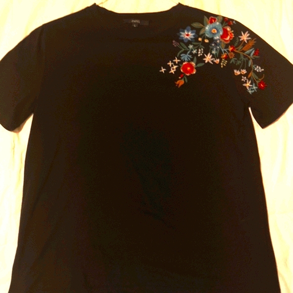 Gorgeous Embroidered Black T-Shirt Top - Picture 1 of 1